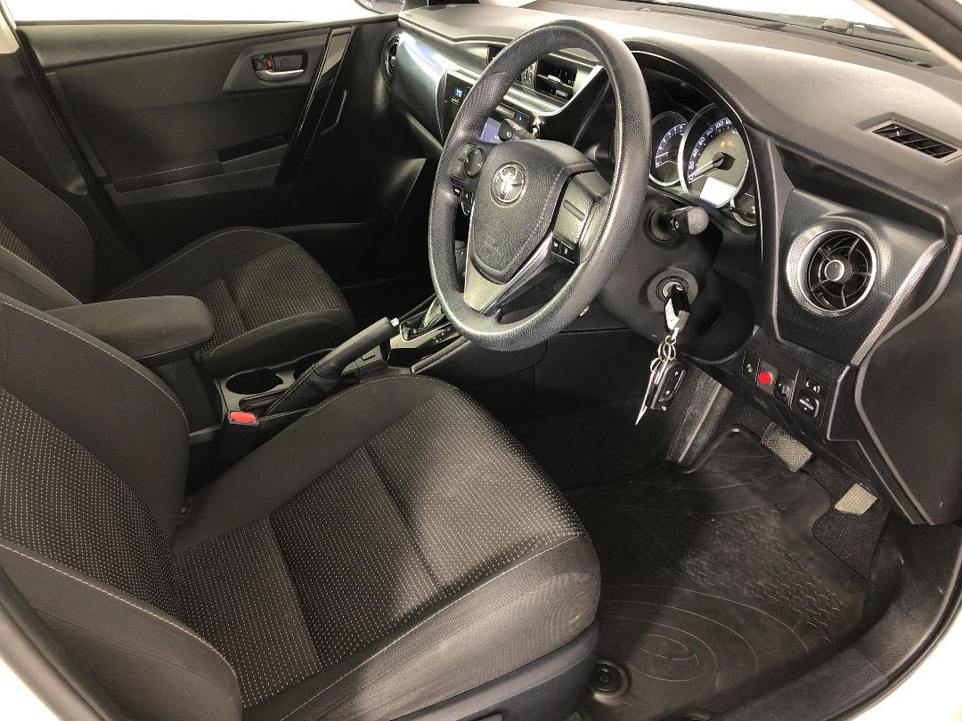 Photo '16' of Toyota Corolla