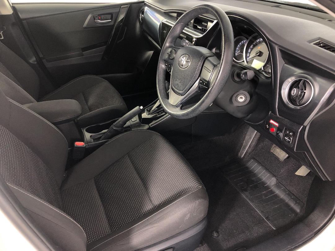 Photo '16' of Toyota Corolla Photo '16' of Toyota Corolla