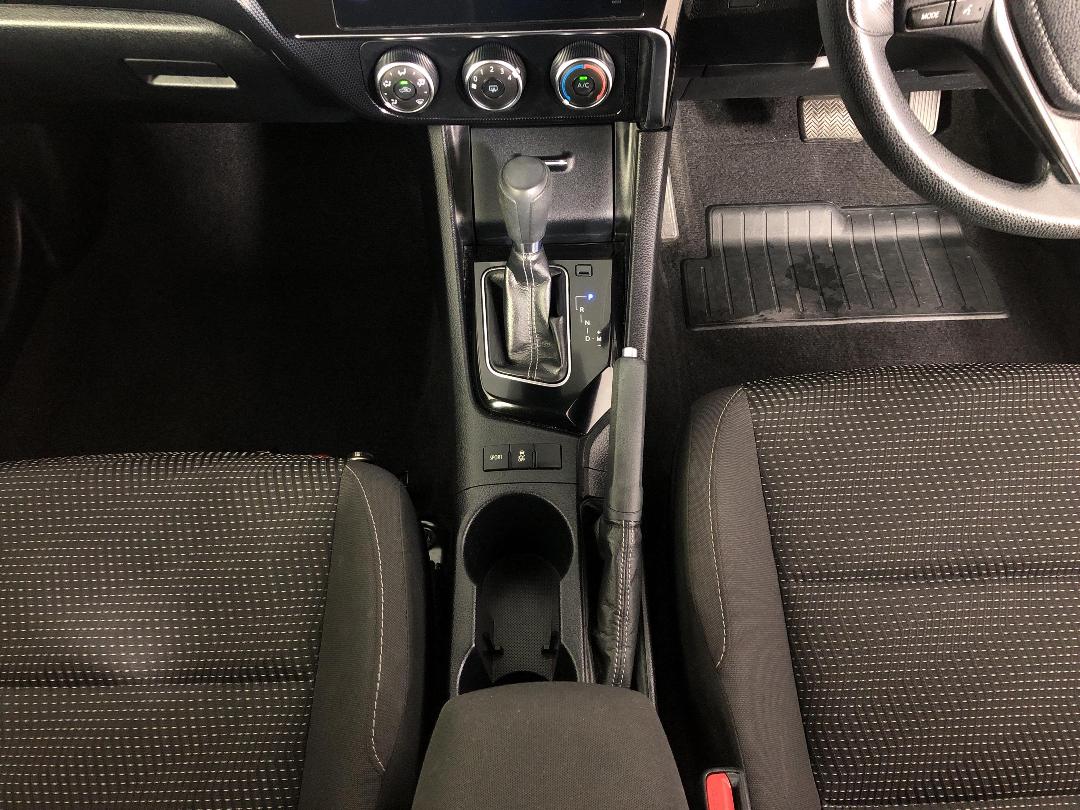 Photo '18' of Toyota Corolla Photo '18' of Toyota Corolla