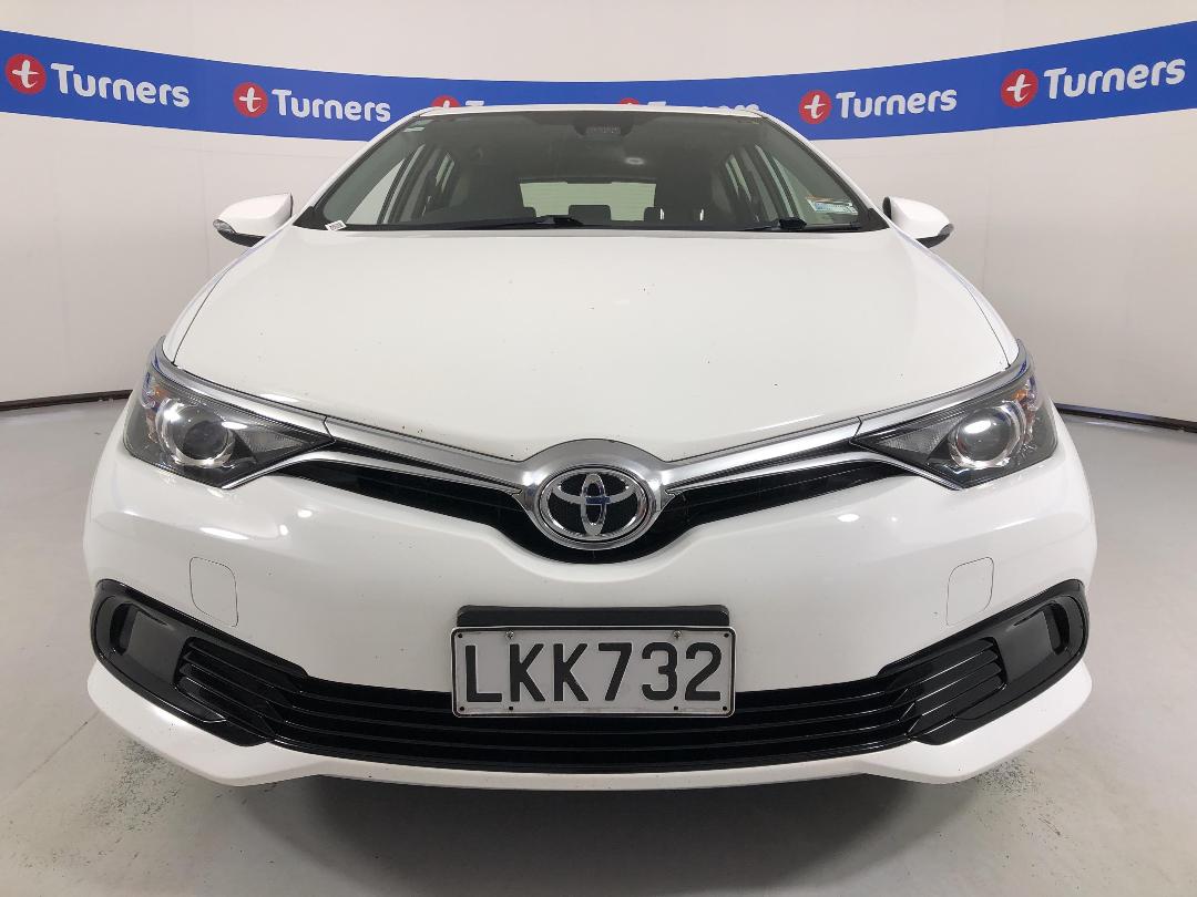 Photo '2' of Toyota Corolla Photo '2' of Toyota Corolla