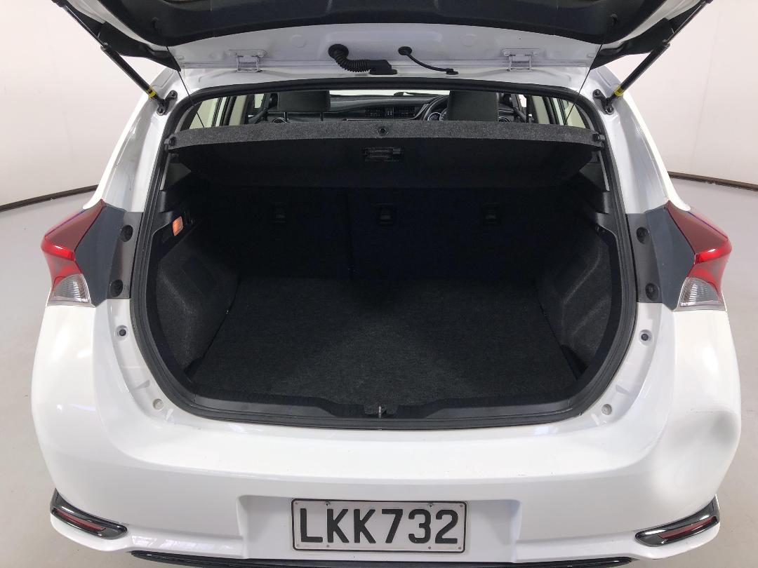 Photo '14' of Toyota Corolla Photo '14' of Toyota Corolla