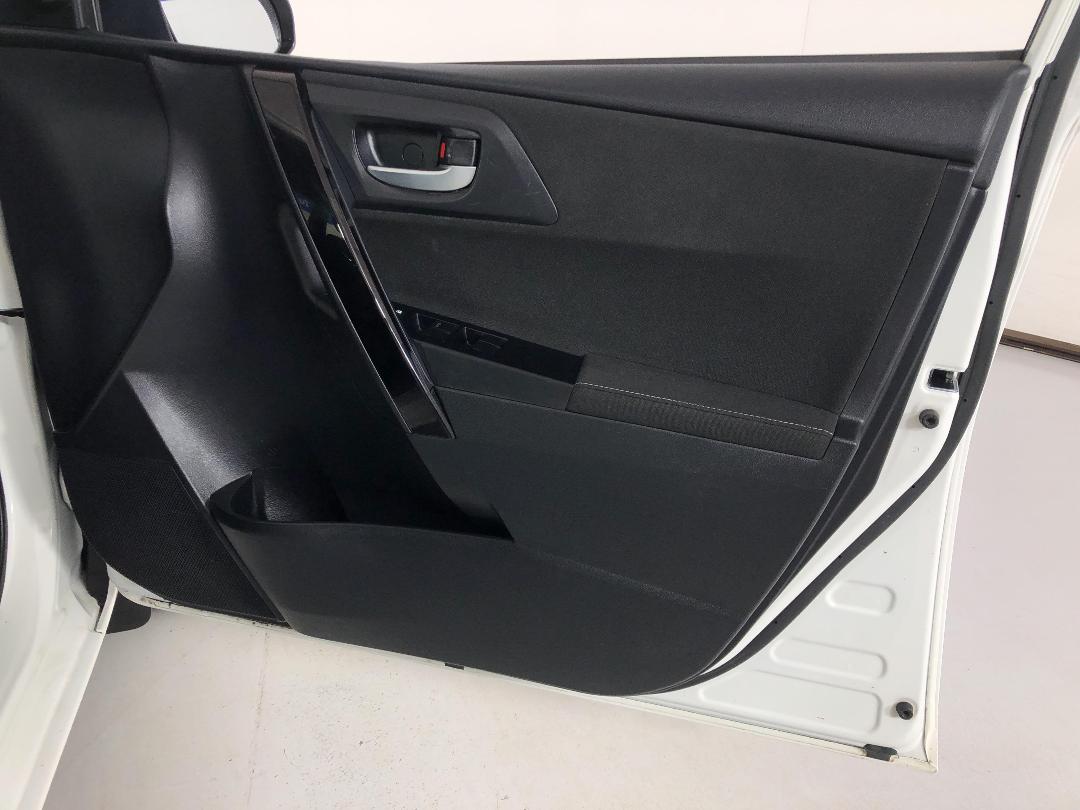 Photo '15' of Toyota Corolla Photo '15' of Toyota Corolla