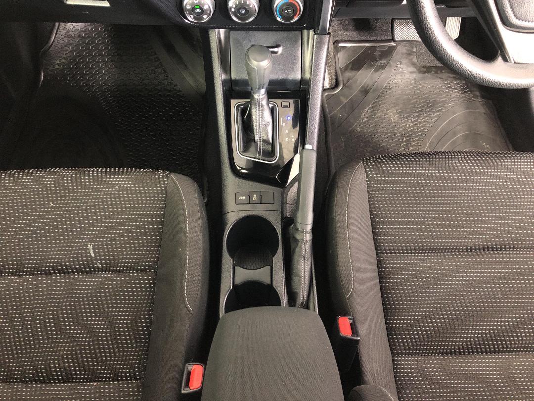 Photo '18' of Toyota Corolla Photo '18' of Toyota Corolla