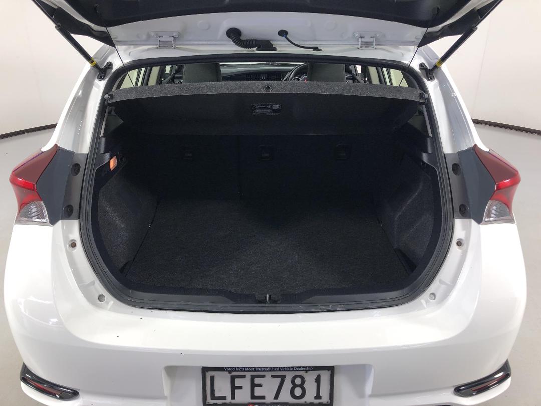 Photo '14' of Toyota Corolla