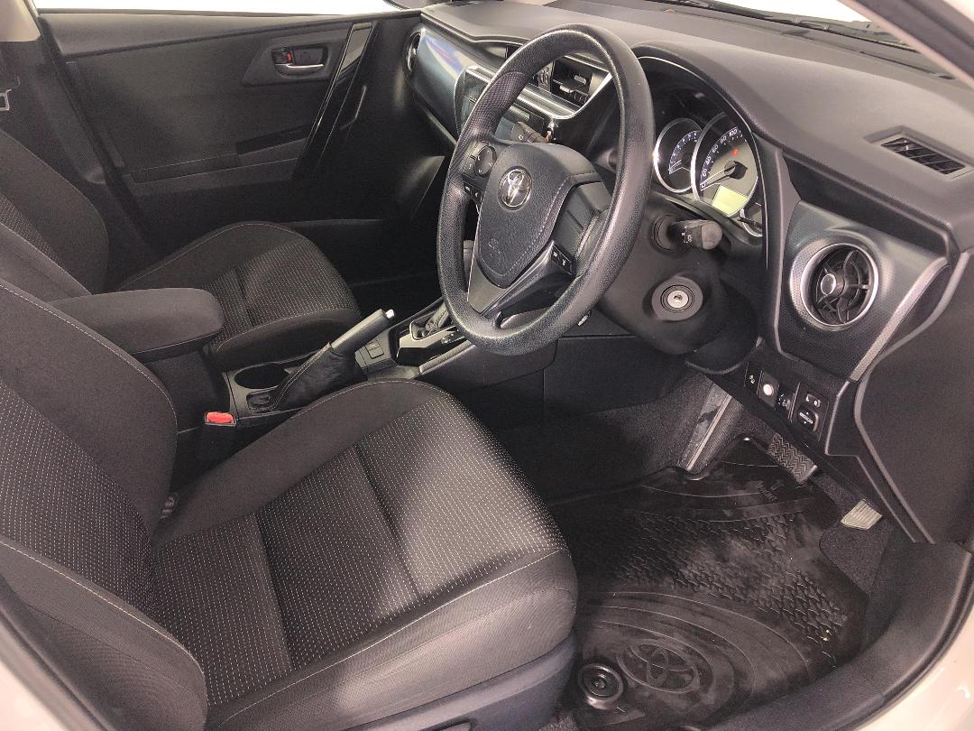 Photo '16' of Toyota Corolla