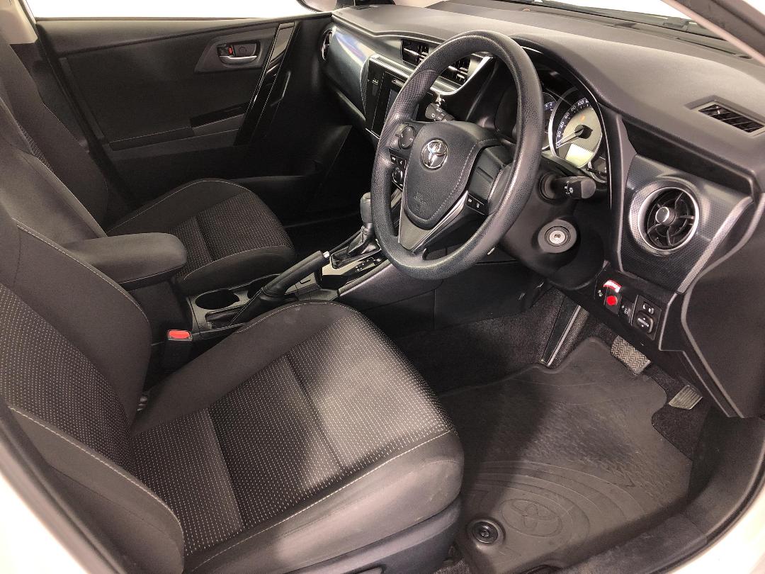 Photo '16' of Toyota Corolla