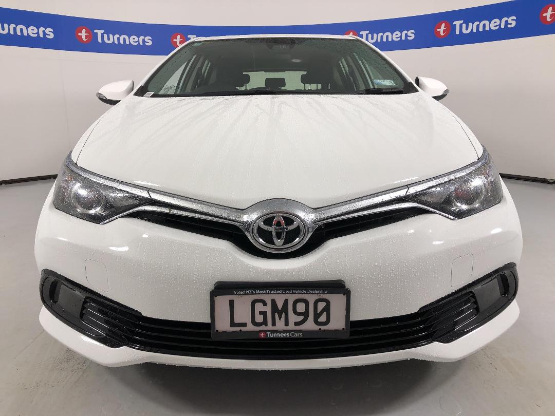 Photo '2' of Toyota Corolla Photo '2' of Toyota Corolla