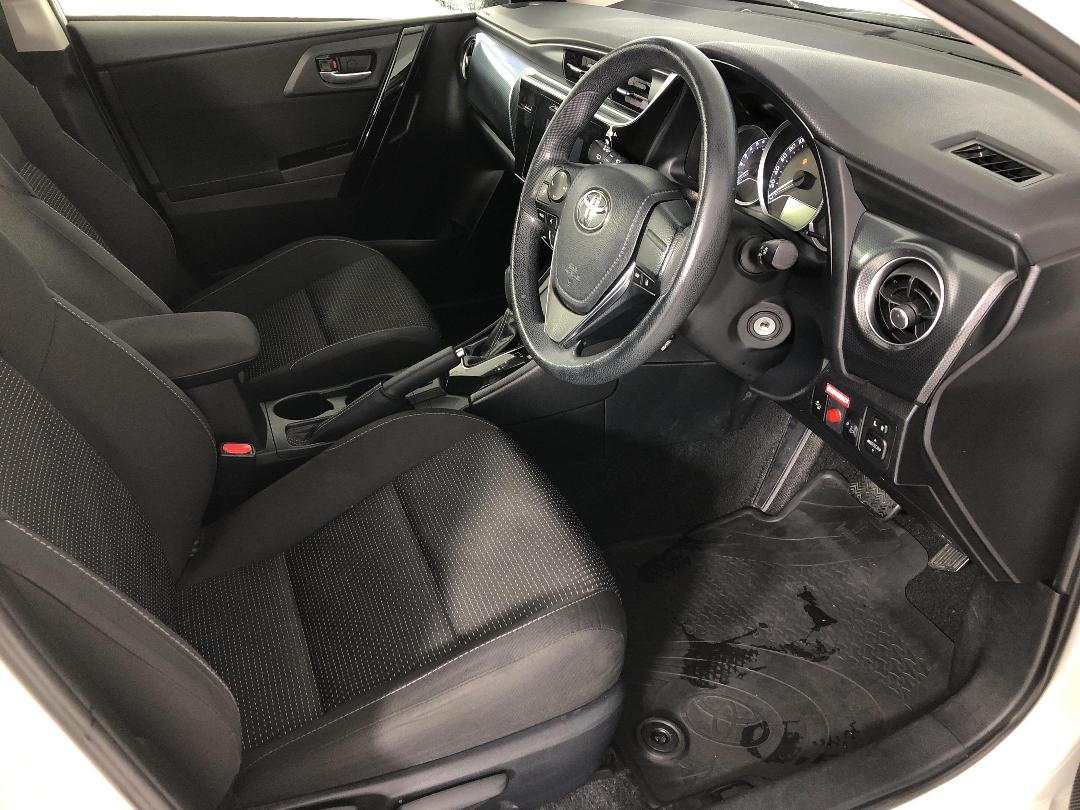 Photo '16' of Toyota Corolla Photo '16' of Toyota Corolla