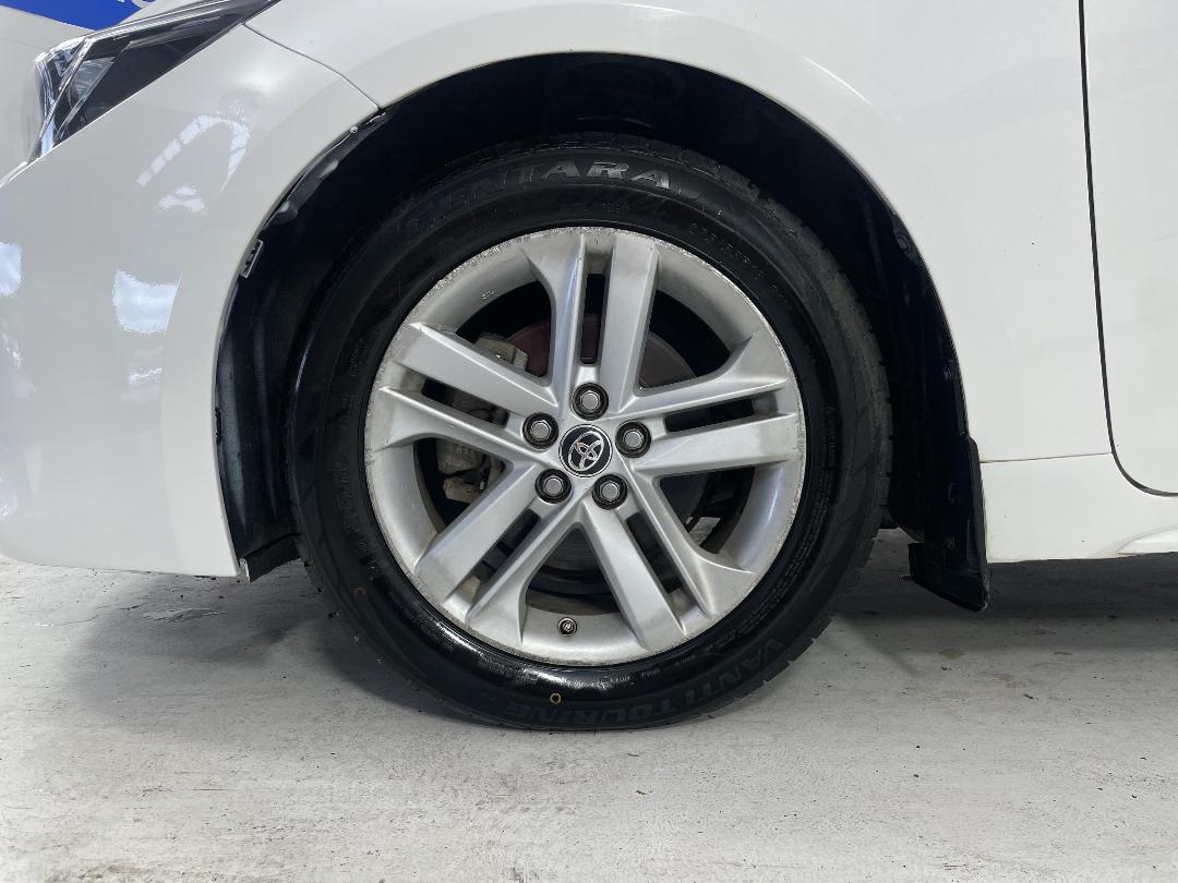 Photo '10' of Toyota Corolla