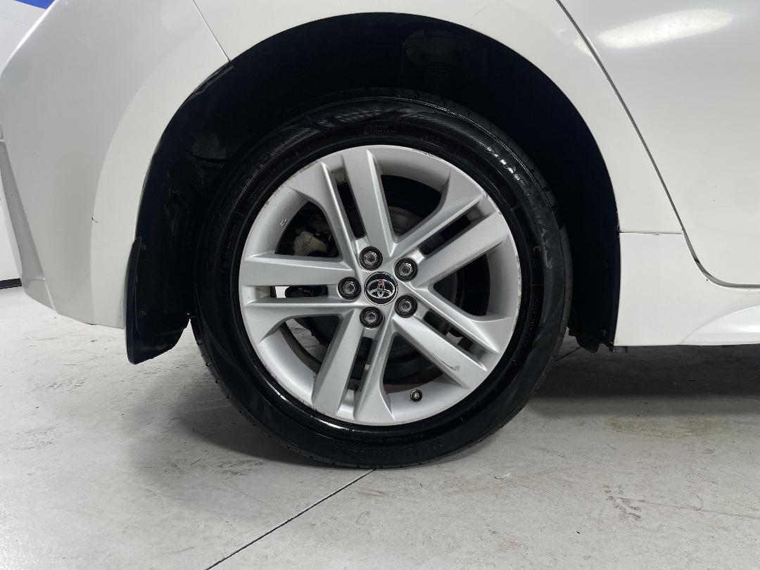 Photo '12' of Toyota Corolla