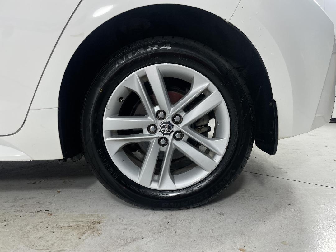 Photo '11' of Toyota Corolla