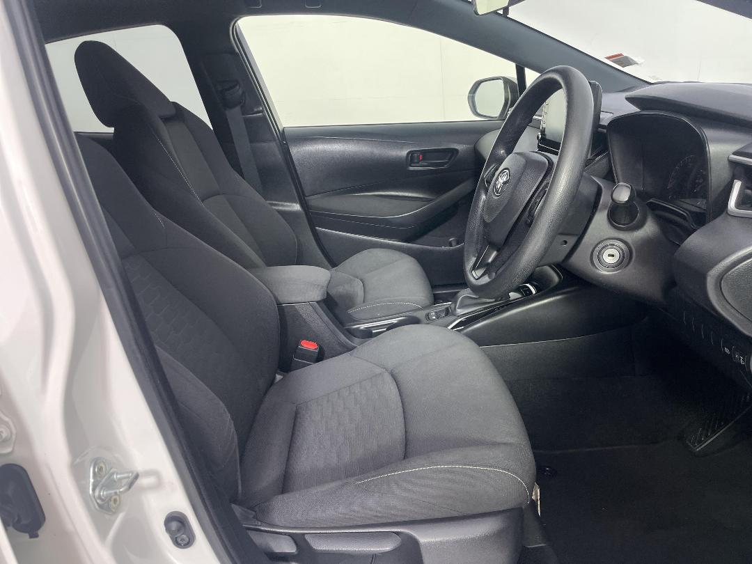 Photo '16' of Toyota Corolla