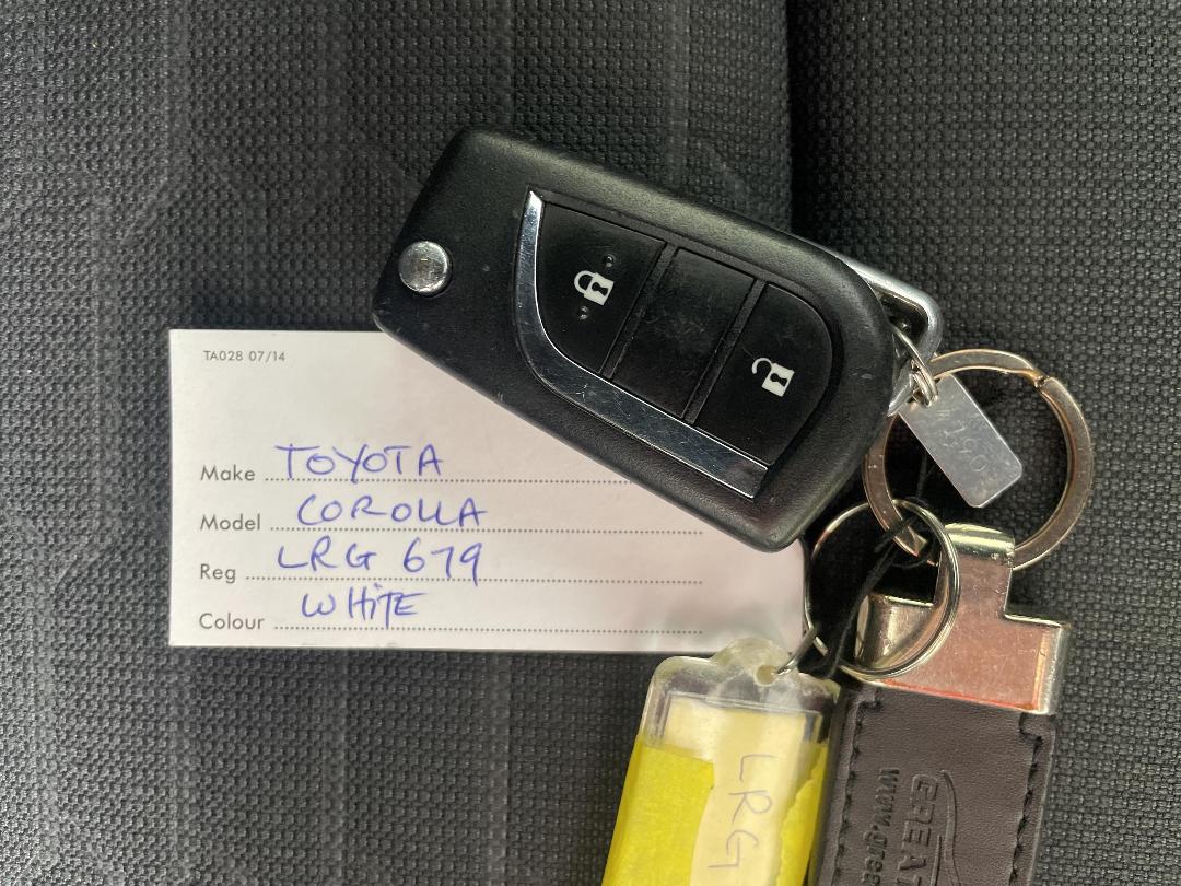 Photo '22' of Toyota Corolla