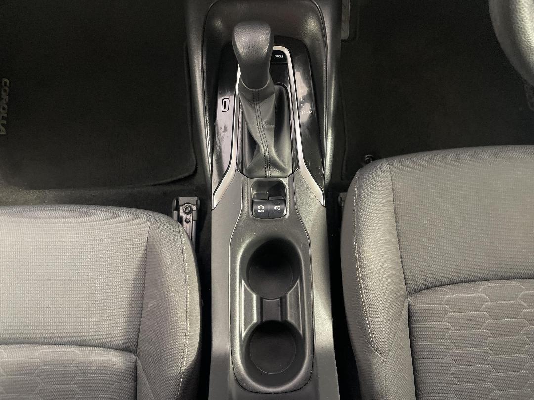 Photo '18' of Toyota Corolla