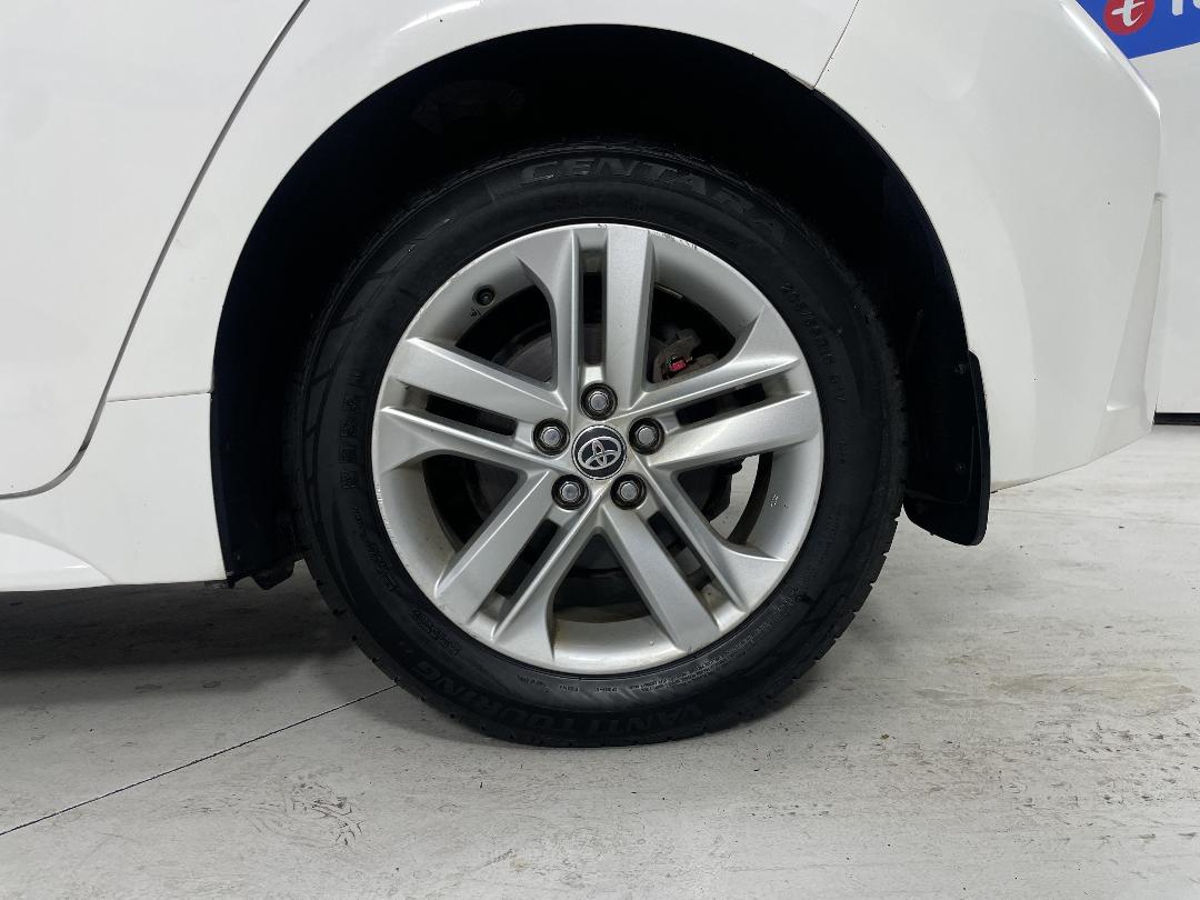 Photo '11' of Toyota Corolla