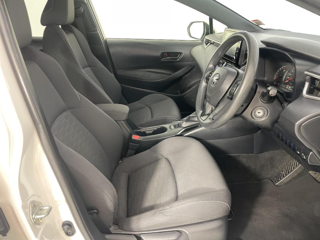 Photo '16' of Toyota Corolla