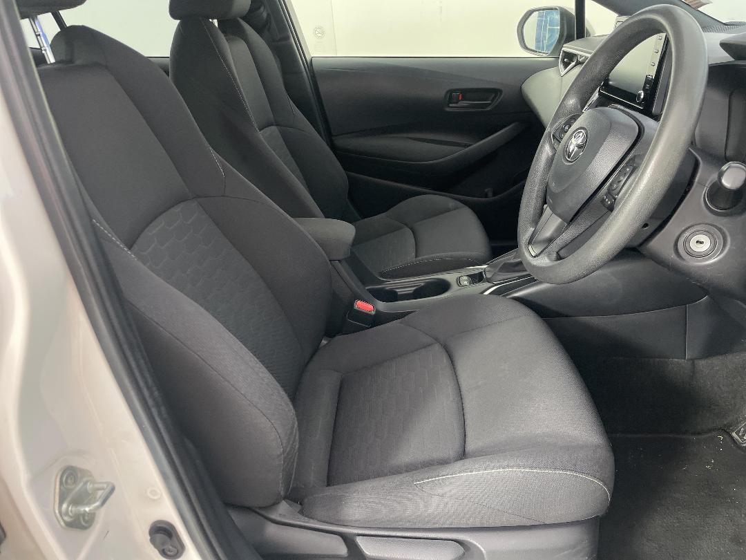 Photo '14' of Toyota Corolla GX