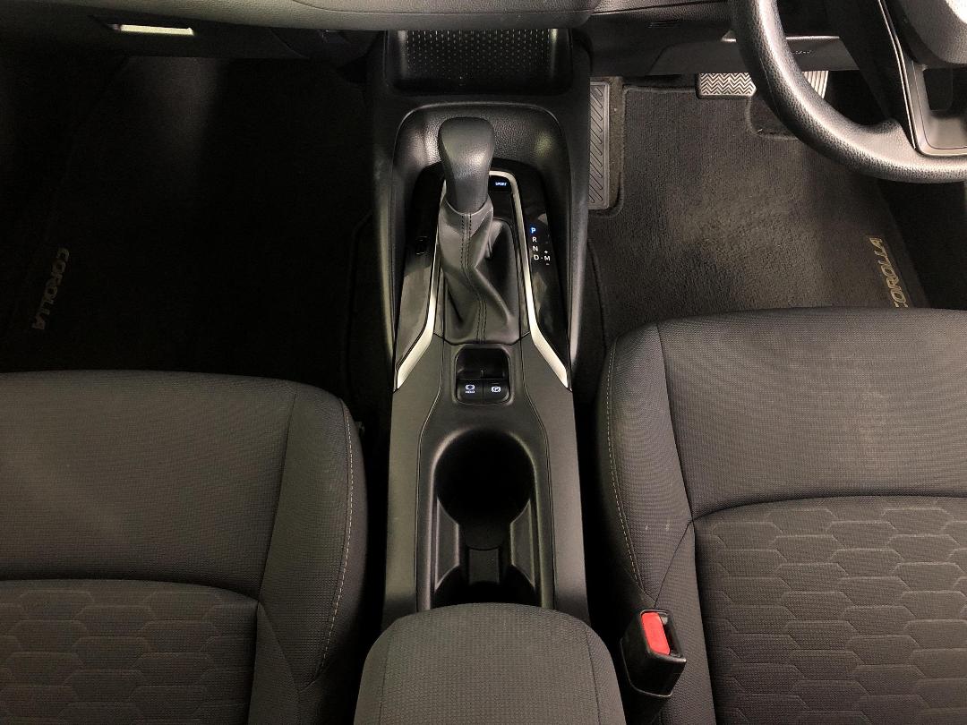 Photo '18' of Toyota Corolla