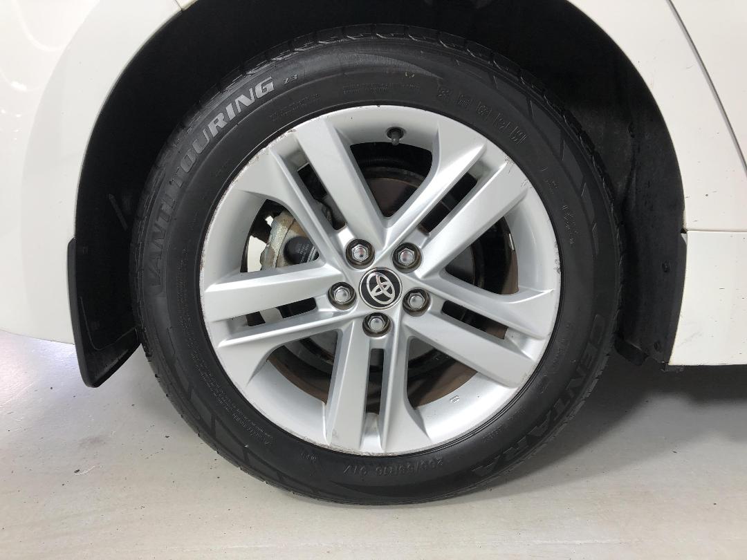 Photo '12' of Toyota Corolla