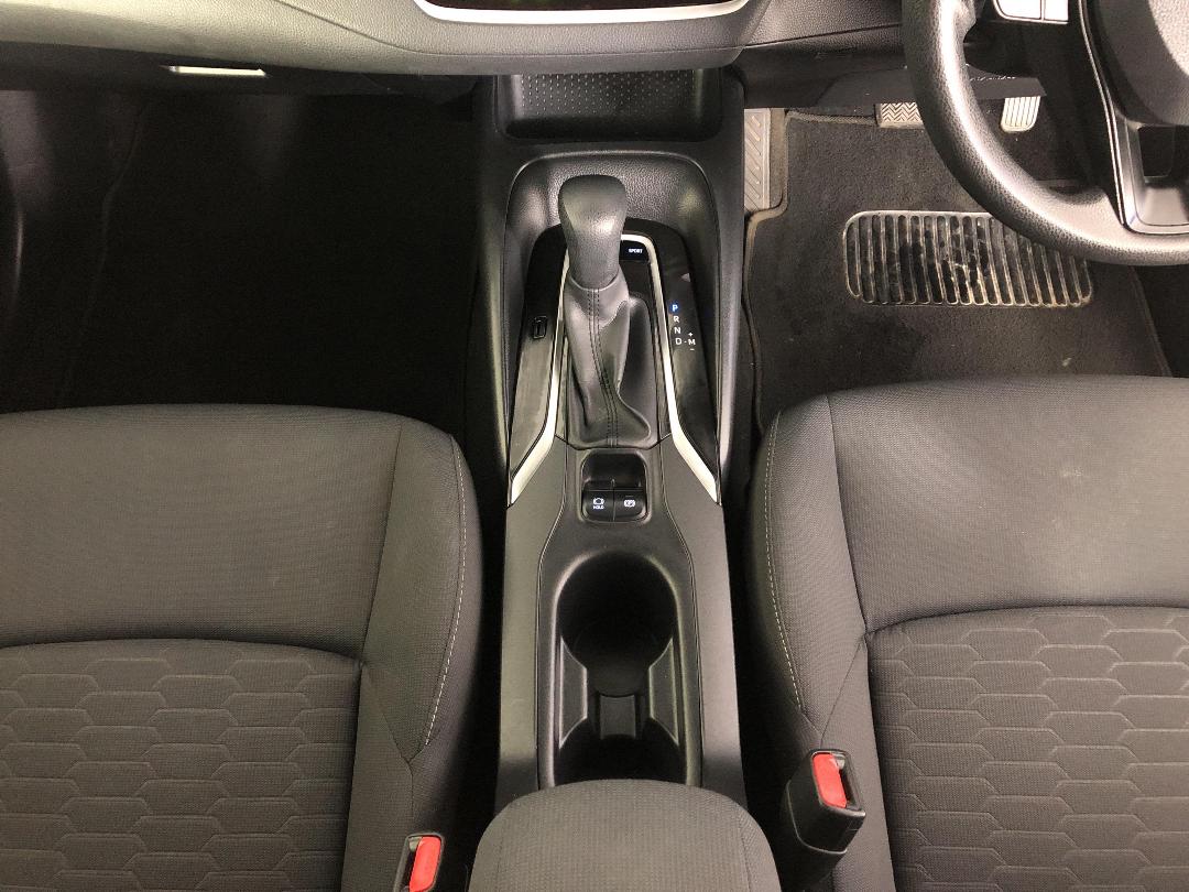 Photo '18' of Toyota Corolla