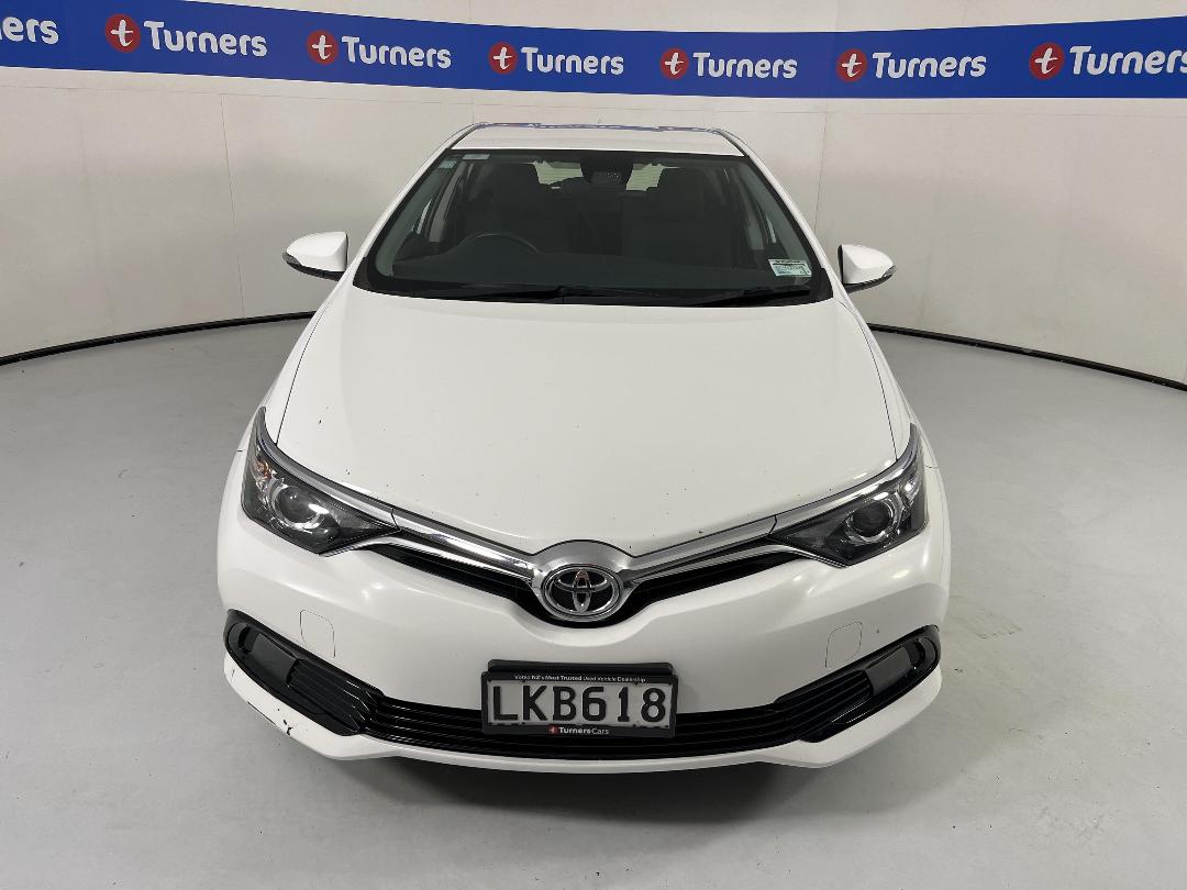 Photo '2' of Toyota Corolla