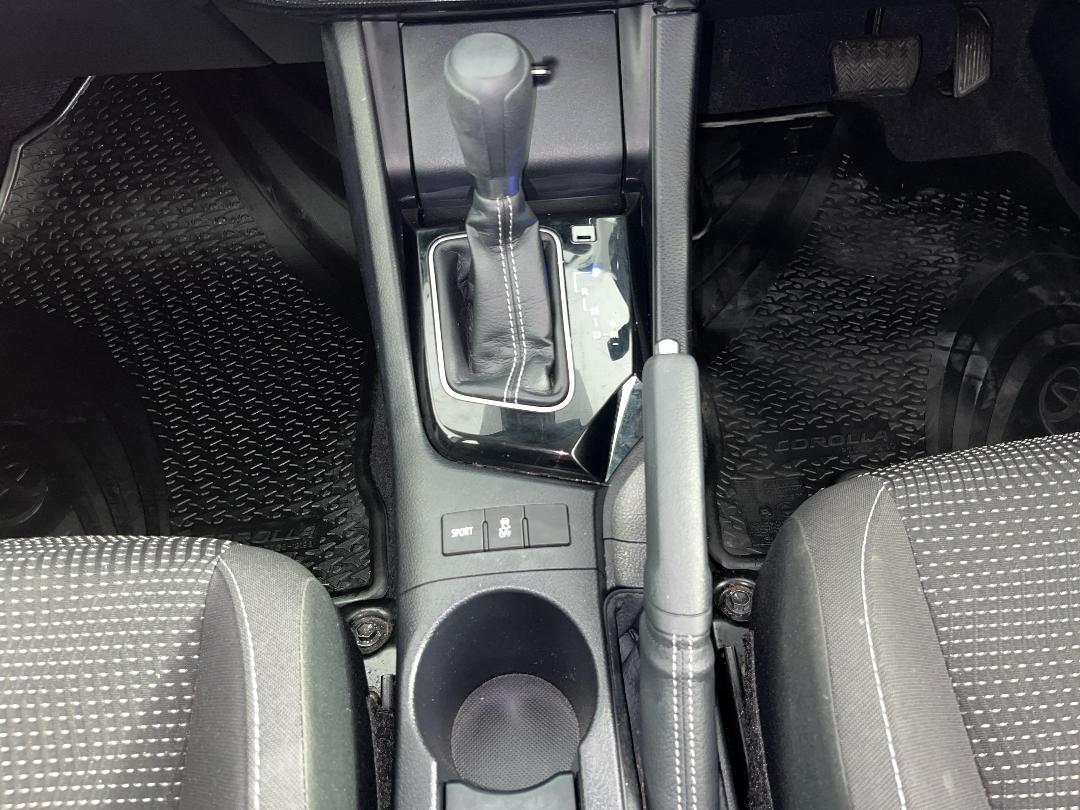 Photo '18' of Toyota Corolla