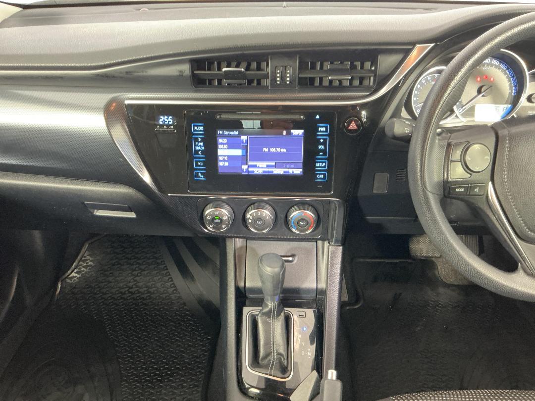 Photo '18' of Toyota Corolla