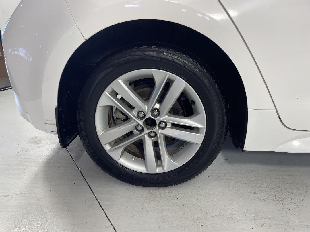 Photo '12' of Toyota Corolla