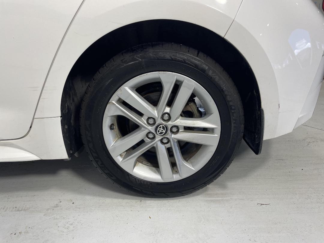 Photo '11' of Toyota Corolla