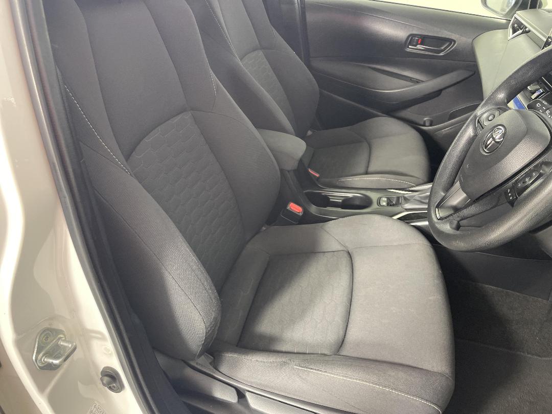 Photo '16' of Toyota Corolla