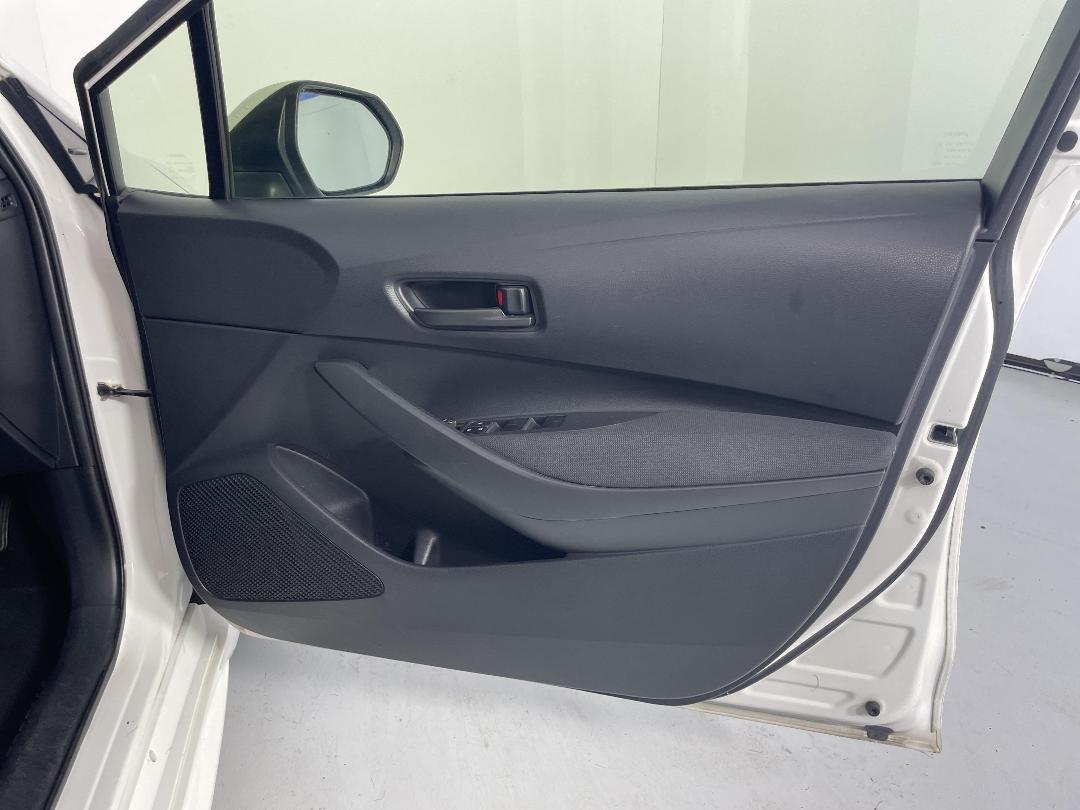 Photo '15' of Toyota Corolla Photo '15' of Toyota Corolla