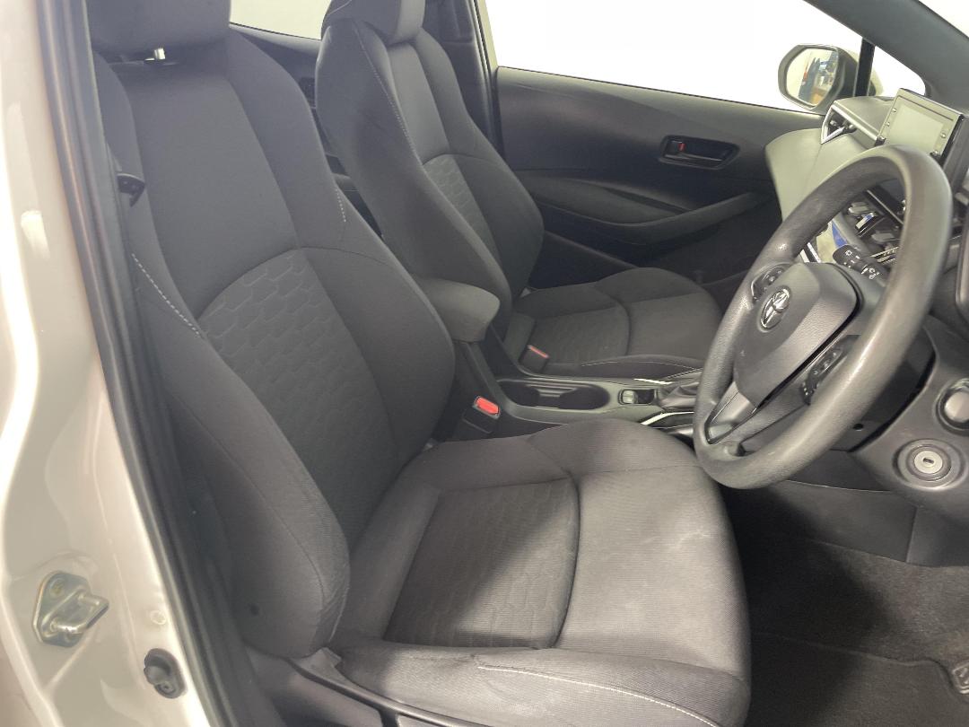 Photo '16' of Toyota Corolla Photo '16' of Toyota Corolla