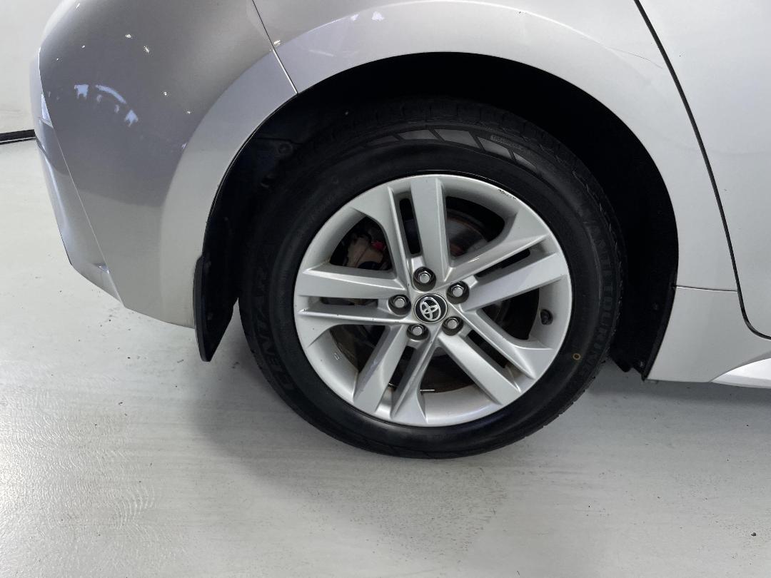 Photo '12' of Toyota Corolla