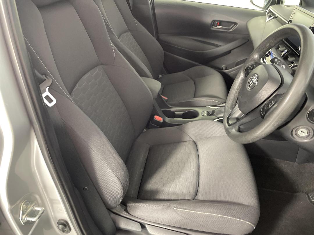 Photo '16' of Toyota Corolla