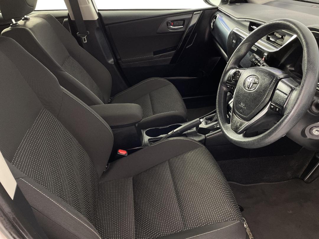 Photo '16' of Toyota Corolla