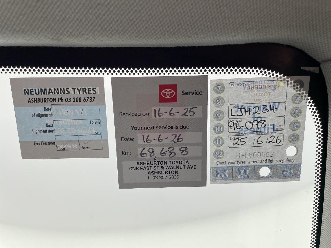 Photo '28' of Toyota Corolla