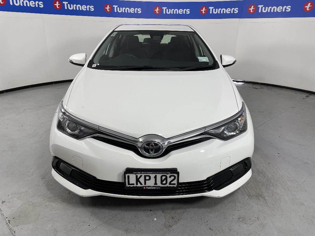 Photo '2' of Toyota Corolla Photo '2' of Toyota Corolla