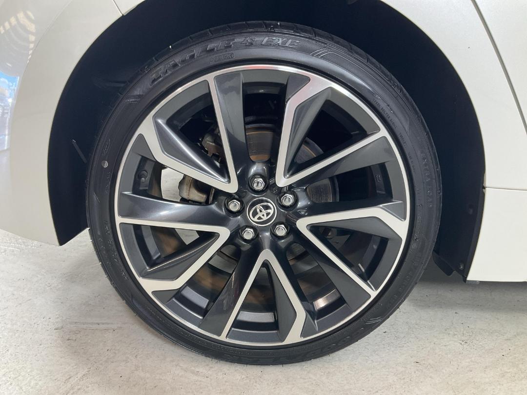 Photo '12' of Toyota Corolla