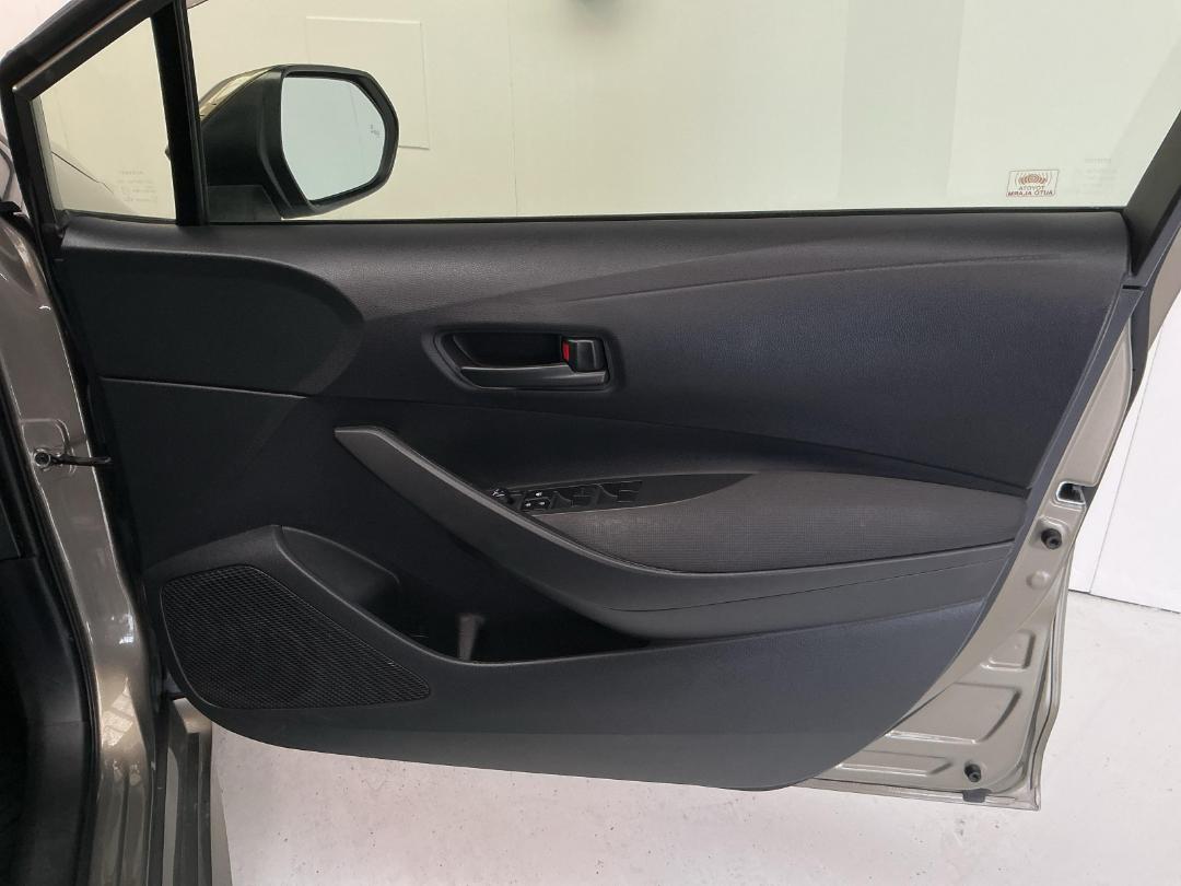 Photo '15' of Toyota Corolla Photo '15' of Toyota Corolla