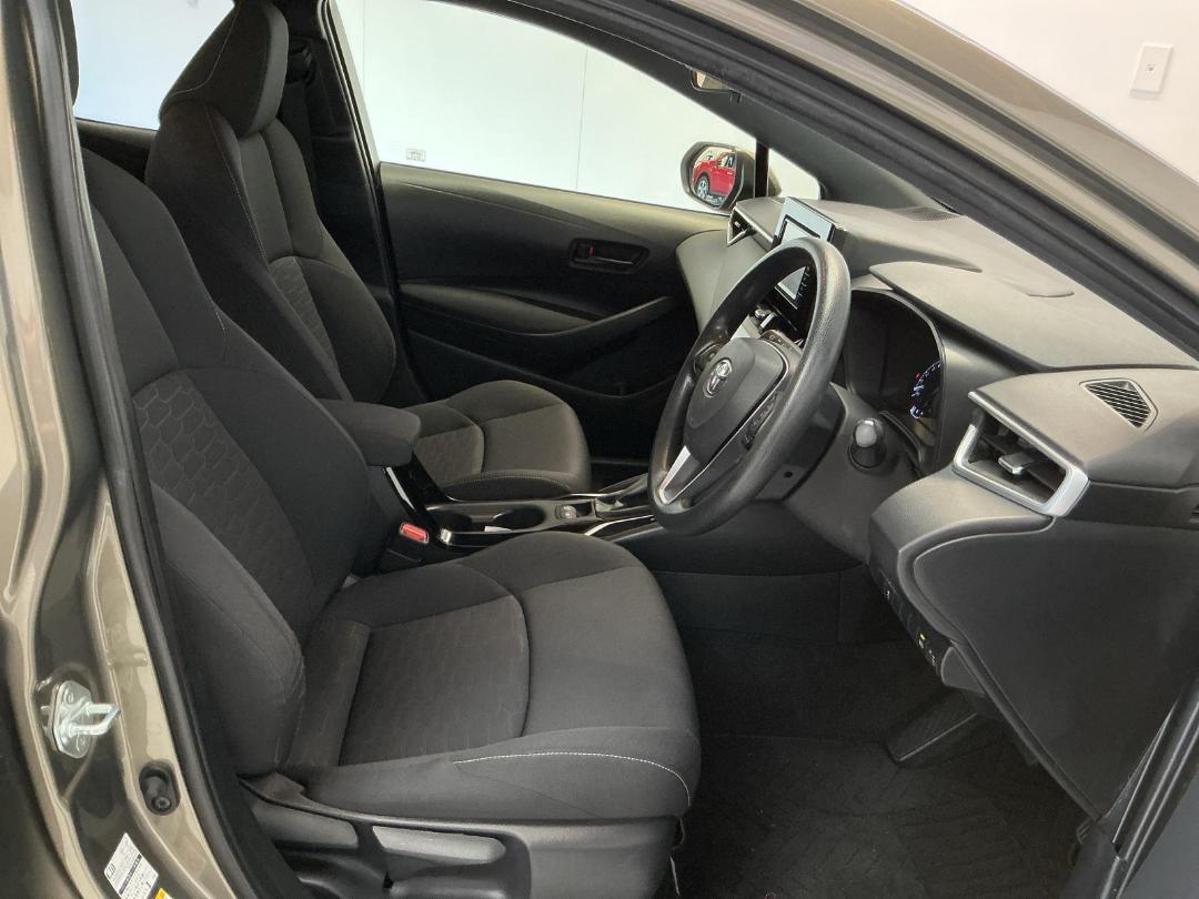 Photo '16' of Toyota Corolla Photo '16' of Toyota Corolla