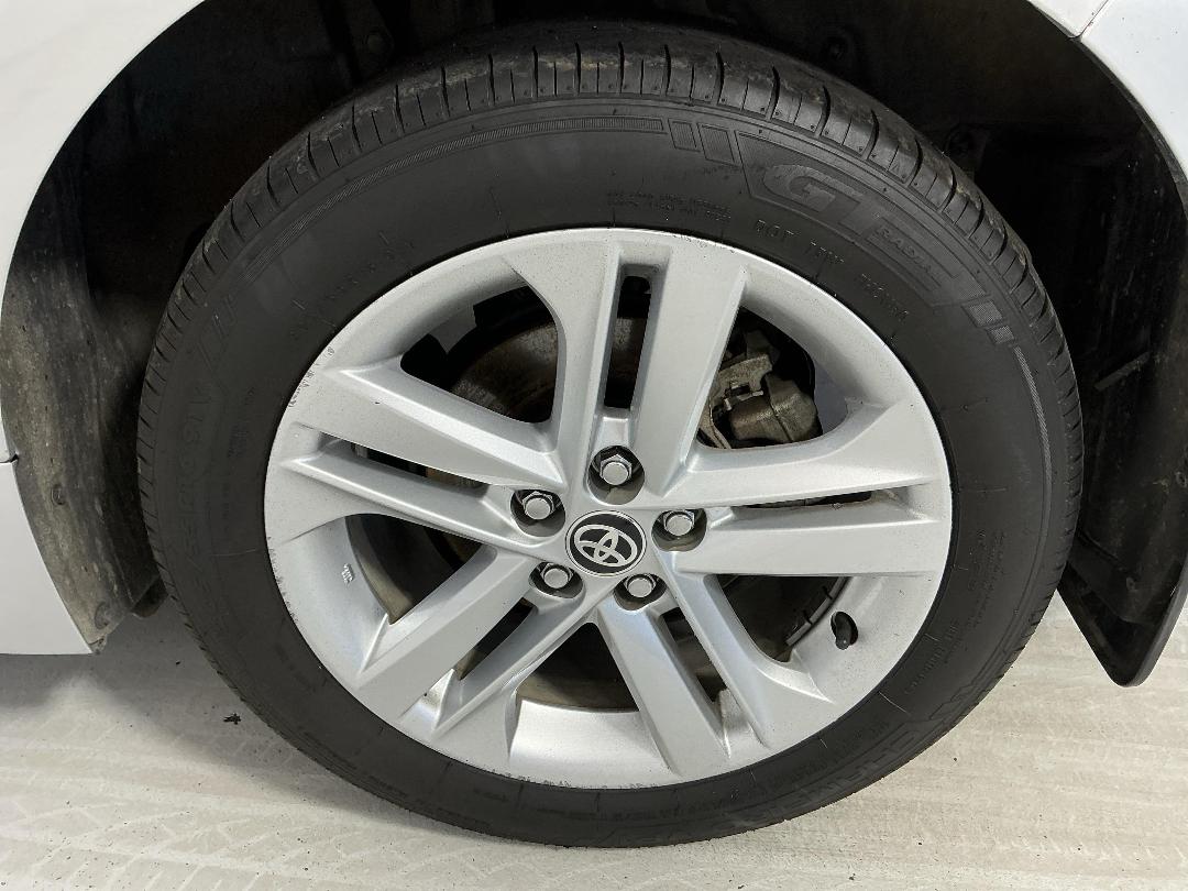 Photo '11' of Toyota Corolla GX Photo '11' of Toyota Corolla GX