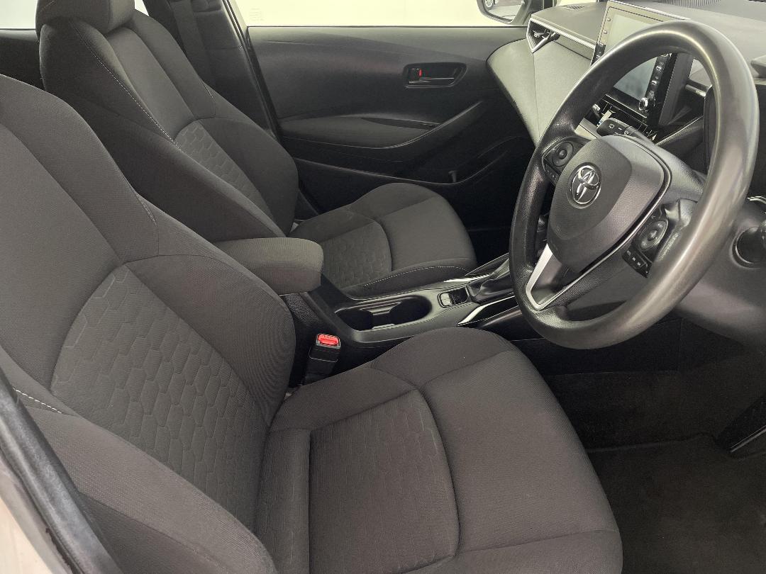 Photo '16' of Toyota Corolla