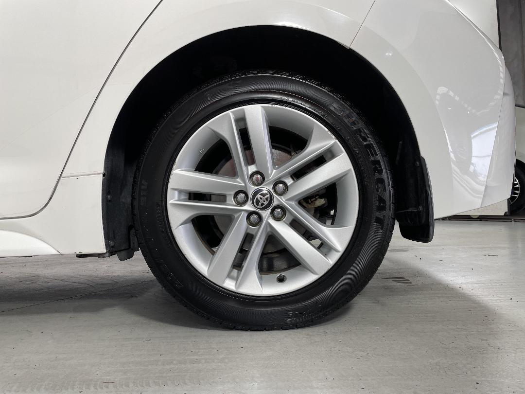 Photo '11' of Toyota Corolla