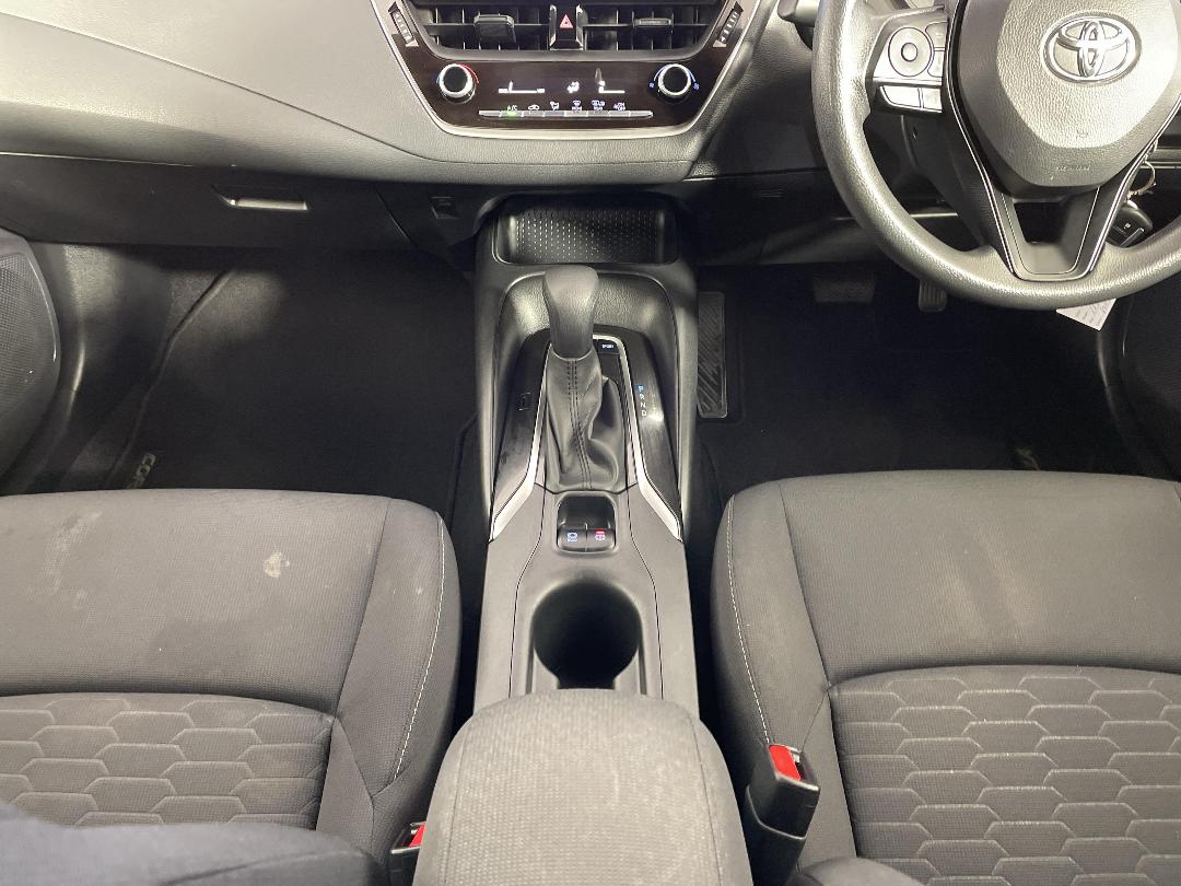 Photo '18' of Toyota Corolla