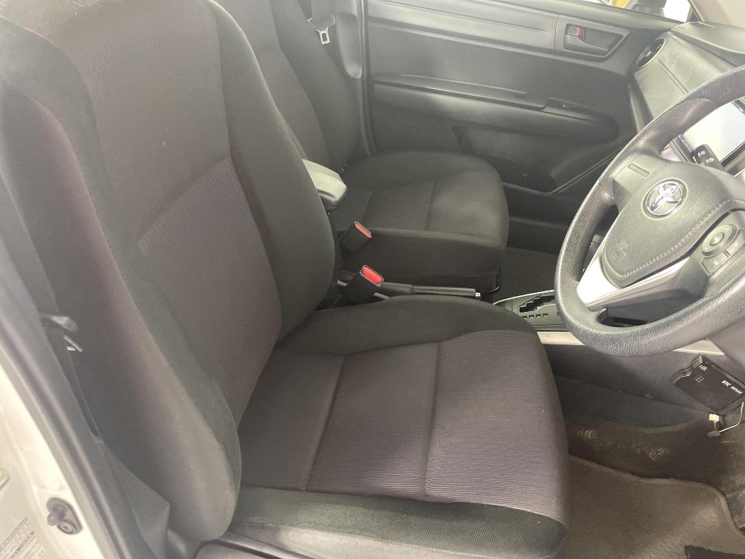 Photo '16' of Toyota Corolla Photo '16' of Toyota Corolla