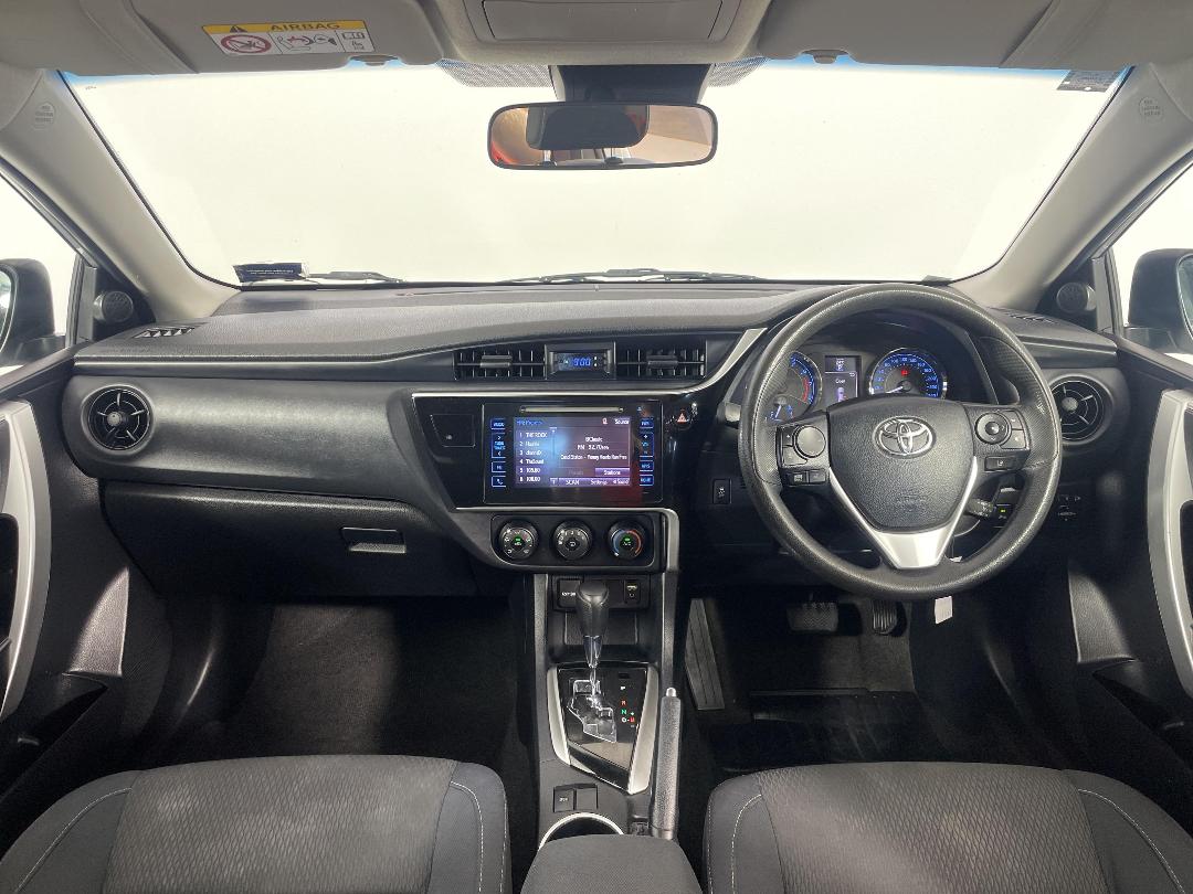 Photo '17' of Toyota Corolla Photo '17' of Toyota Corolla