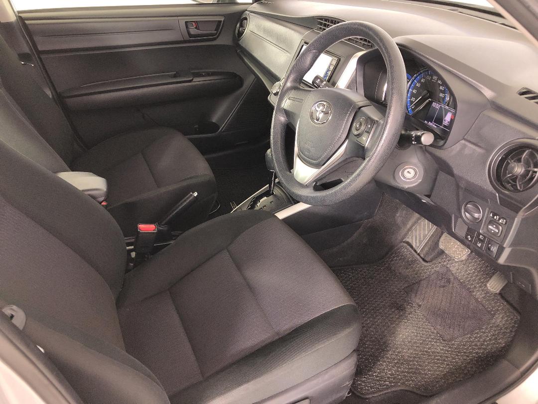 Photo '16' of Toyota Corolla Photo '16' of Toyota Corolla