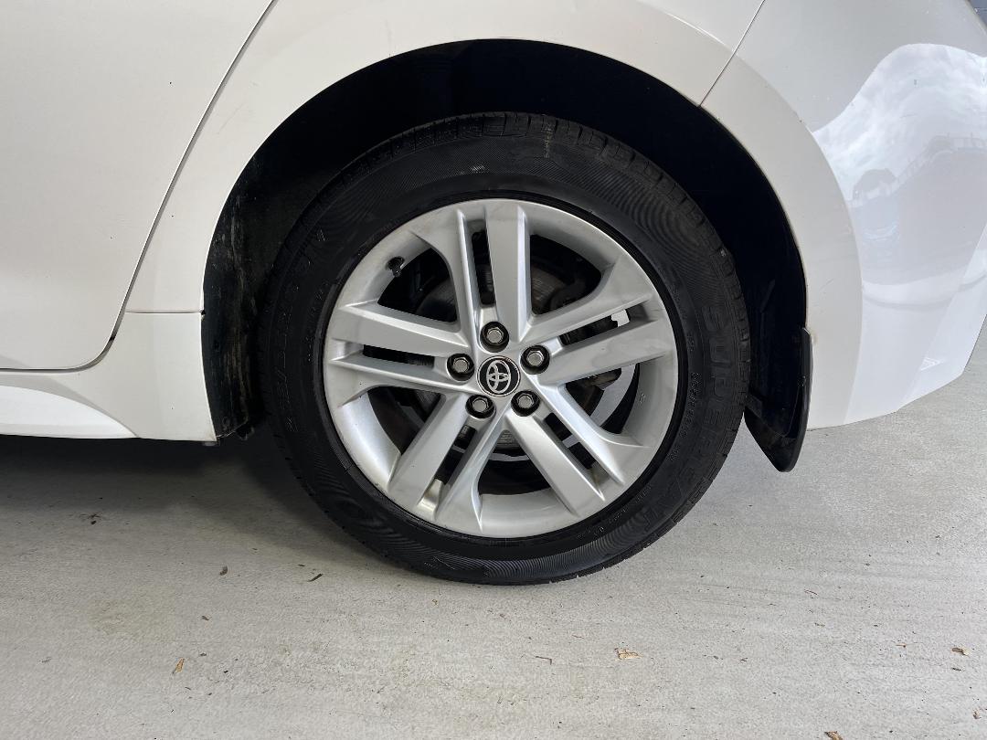 Photo '11' of Toyota Corolla