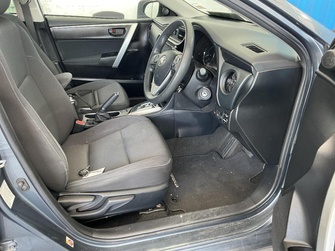 Photo '17' of Toyota Corolla GX Photo '17' of Toyota Corolla GX