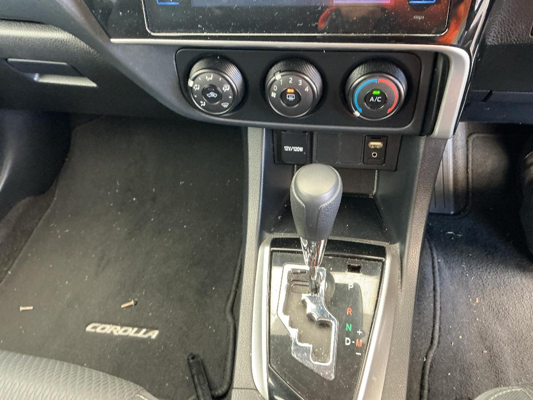 Photo '22' of Toyota Corolla GX Photo '22' of Toyota Corolla GX